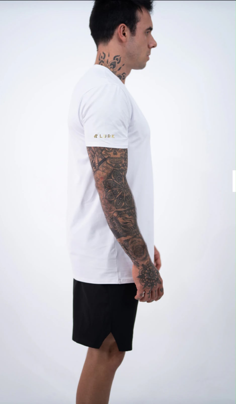 CAMISETA PERFOMANCE MASC BRANCO/DOURADO LURK